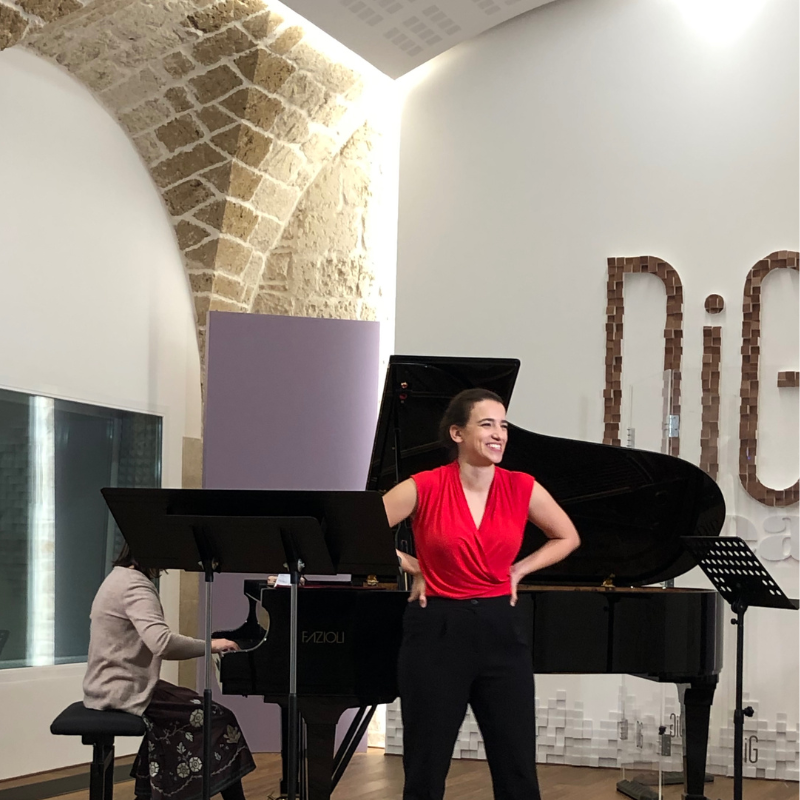 Théodora Cottarel in recital with a pianist